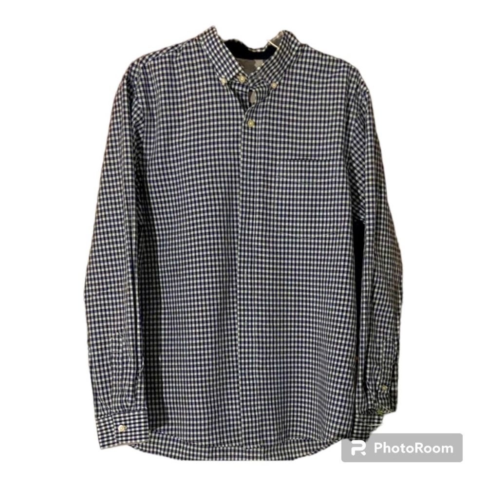 Men’s Size Large 16-16 1/2 Neck. Van Heusen dress shirt for men. Excellent cond